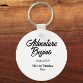 Porte-clés Adventure begins 1st birthday name date simple min (Recto)