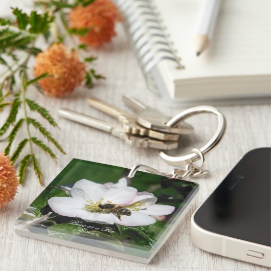 Porte-clés Apple Blossom & Bee Macro Photo | Acrylic Keychain (Devant Droit)