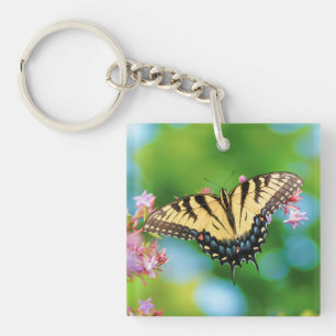Porte-clés Beau papillon Swallowtail sur de jolies fleurs