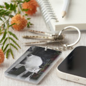 Porte-clés Belle Chat Blanc Sur Une Grave (Devant droit)