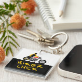 Porte-clés BIKER CHICK assise sur sa moto (Devant Droit)