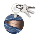 Porte-clés Bleu agate marbre rose or nom script<br><div class="desc">Une agate en or bleu foncé et rose,  gravure en pierre de marbre comme arrière - plan Personnalisez et ajoutez votre nom. Le nom est écrit avec un script de style moderne écrit à la main.</div>