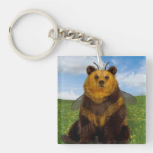 Bumble Bear dans le champ de Dandelion