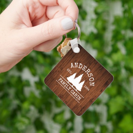 Porte-clés Cabine Rustic Wood Nom de famille Carré (main)