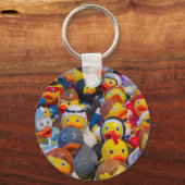 Porte-clés Canards En Plastique Jaune Quirky Portant Des Cost (Verso)