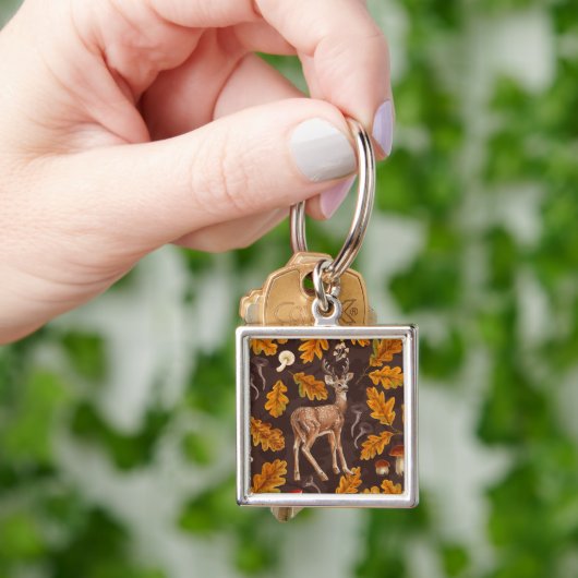 Porte-clés Cerf dans la forêt automnale 2 (main)