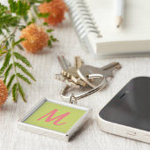 Porte-clés Chartreuse moderne Vert et Corail Rose Monogramme (Côté)