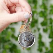 Porte-clés Chaton mignon dans le jardin (main)