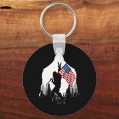 Porte-clés Chemise à pied - Bigfoot Sasquatch Drapeau américa (Recto)