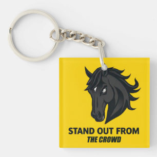 Porte-clés Cheval noir avec texte qui se démarque de la foule