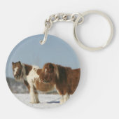 Porte-clés Chevaux miniatures se tenant dans la neige (Dos)