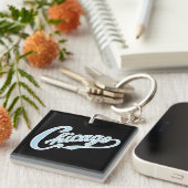 Porte-clés Chicago Texte en Chicago Bleu Script BLK (Devant Droit)