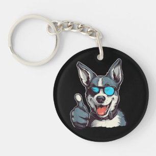 Porte-clés Chien aux lunettes de soleil drôles avec pouce lev