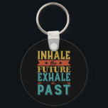 Porte-clés Citation Inspirante Inhale Future Exhale Passé<br><div class="desc">Une citation de motivation inspirante pour vous garder inspiré et motiver les autres autour de vous. Beau dicton sur la renonciation aux échecs passés et aux mauvaises expériences pour embrasser l'avenir et toutes les possibilités. Respire. Inhale l'avenir. Exhale le passé. La couleur Arrière - plan peut être customisée à la...</div>