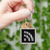 Porte-clés Conception de modèle de code-barres de logo de flu (main)