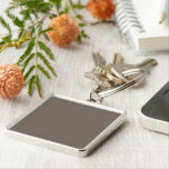 Porte-clés Créer un espace de vie élégant avec un mur Brown e<br><div class="desc">Élever votre décor de maison avec un mur marron moderne et minimaliste orné d'une horloge noire et blanche chic. Améliorez votre espace de vie grâce à cet art mural monochrome élégant!"</div>