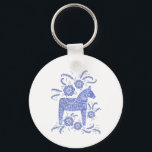 Porte-clés Dala suédois Horse Indigo bleu et blanc<br><div class="desc">Illustration traditionnelle suédoise Dala Horse en bleu indigo et blanc. Parfait pour ceux qui aiment les chevaux et tout ce qui est scandinave.</div>