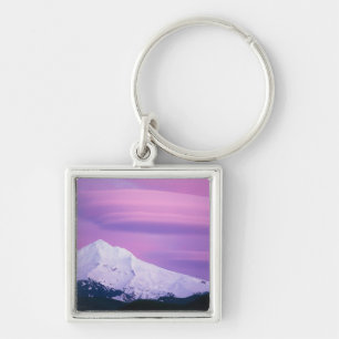 Porte-clés Des nuages violets profonds entourent le mont Hood
