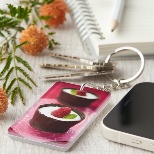 Porte-clés Dessert blanc de mousse de chocolat (Devant droit)
