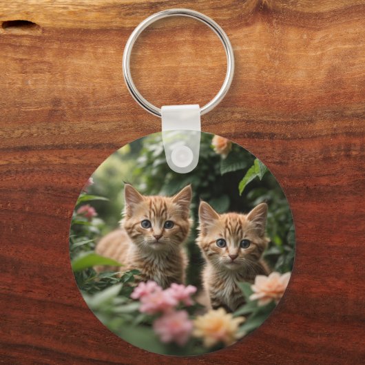 Porte-clés Deux Chatons À Gingembre À La Découverte D'Un Jard (Recto)