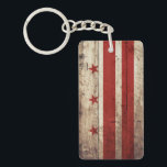 Porte-clés Drapeau de Washington DC sur le vieux grain en<br><div class="desc">Drapeau de Washington DC sur le vieux grain en bois Sentez-vous libre pour modifier la conception selon vos propres préférences. Vous pouvez changer l'emplacement de conception, l'orientation, les couleurs d'arrière - plan et la taille. En outre, vous pouvez ajouter votre propre texte, ou le slogan a placé sa police, emplacement...</div>