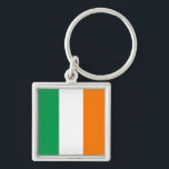Porte-clés Drapeau irlandais<br><div class="desc">Le drapeau irlandais est un triband vertical. Les couleurs utilisées dans le drapeau sont le vert,  le blanc,  l'orange. La proportion du drapeau irlandais est de 1:2. Le drapeau irlandais a été adopté en 1919.</div>