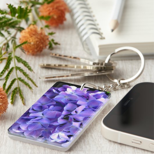 Porte-clés Elégante hydrangée violette fleurie bleu pourpre (Devant droit)