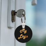 Porte-clés Entreprise d'image de logo personnalisé en or noir<br><div class="desc">Ajoutez votre propre logo d'entreprise. Arrière - plan de couleur noire. Parfait pour promouvoir votre entreprise et votre marque</div>