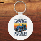 Porte-clés Farm Shirt But Farming Is Imrtanter Farmer Tractor (Recto)