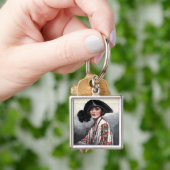 Porte-clés Femme dans le chemisier brodé (main)