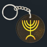 Porte-clés Flamme de Menorah<br><div class="desc">Un rendu numérique du menorah sept-embranché juif (hébreu : מְנוֹרָה). Le menorah sept-embranché, utilisé dans le sanctuaire portatif installé par Moïse dans la région sauvage et plus tard dans le temple à Jérusalem, a été un symbole de judaïsme depuis des époques antiques et est l'emblème sur le manteau des bras...</div>