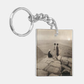 Porte-clés Flapper Girls Sunrise Khufu Pyramid, Égypte 1920 (Devant gauche)