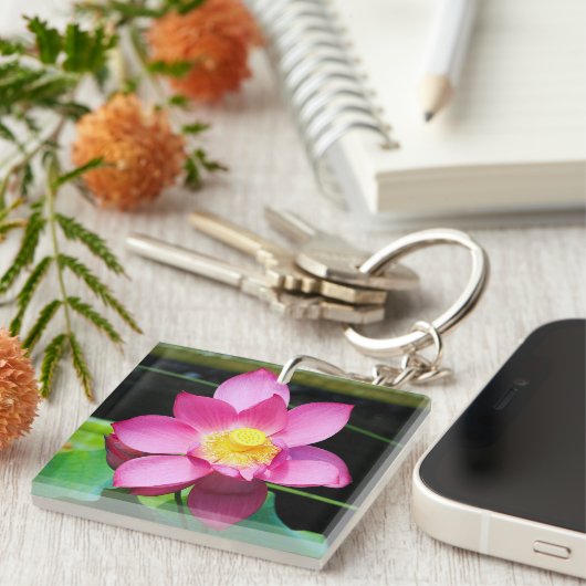 Porte-clés Fleur de Lotus rose chaud (Devant Droit)