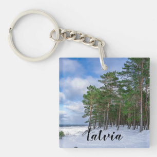 Porte-clés Forêt de pins près de la côte de la mer en Lettoni