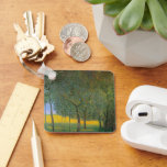 Porte-clés Fruits de Gustav Klimt, Art Nouveau Vintage<br><div class="desc">Fruits Trees (1901) de Gustav Klimt est une peinture d'art vintage de l'époque victorienne Symbolisme. Une scène nature avec une variété d'arbres fruitiers biologiques dans un verger au printemps ou en été avec des fruits mûrs et fleurs fleuries. À propos de l'artiste : Gustav Klimt (1862-1918) était un peintre symboliste...</div>