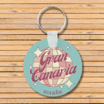 Porte-clés Gran Canaria Espagne souvenir touristique<br><div class="desc">Gran Canaria Isla de España,  Espagne,  Retro Vintage Design avec une boule disco en rose,  et des teintes de pêche à l'abricot. Ce magnifique porte - clé est un accessoire,  un cadeau ou un souvenir idéal pour les résidents de Gran Canaria,  les visiteurs,  les touristes ou les fans.</div>