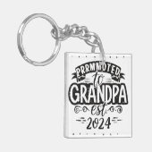 Porte-clés grand-père est 2024, Promoted To Grandpa Est. 2024 (Devant gauche)