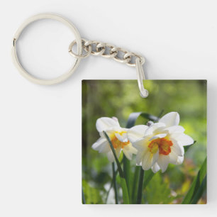 Porte-clés Grands narcisses blancs par un jour de printemps
