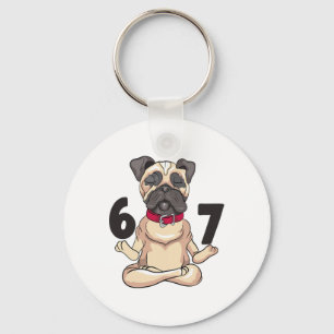 Porte-clés Graphisme drôle de pug de 67 ans en pose de yoga à