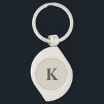 Porte-clés Gris personnalisé Monogrammé<br><div class="desc">Ce porte - clé mignon avec vos initiales aux couleurs gris chic. Personnalisez-le maintenant pour ajouter votre monogramme initial.</div>