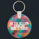 Porte-clés Guillemets inspirants et motivants<br><div class="desc">Belle et moderne conception d'inspiration et de motivation citations "Soyez la raison pour laquelle quelqu'un sourit aujourd'hui". Véritables paroles de vie d'inspiration sagesse et motivation pour toute occasion. Grand comme un rappel de soi ou comme un cadeau à un ami. Vous voulez des citations plus motivantes et inspirantes ? Visite...</div>