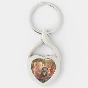 Porte-clés Hérisson mignon d'août avec cœur de péridot