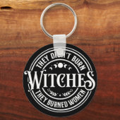 Porte-clés Ils n'ont pas brûlé de sorcières (Verso)