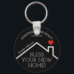 Porte-clés Immobilier Maison Coeur Personnalisé Realtor Busin<br><div class="desc">Un porte - clé de 2, 25 diamètre est doté d'un coeur rouge sur le toit d'une nouvelle maison, les mots "Bénissez votre nouvelle maison!" ainsi que le nom de votre entreprise, le numéro de téléphone et le nom de l'agent. CHANGER LA COULEUR ARRIÈRE - PLAN à n'importe quoi -...</div>