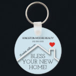 Porte-clés Immobilier Maison Coeur Personnalisé Realtor Busin<br><div class="desc">Un porte - clé de 2, 25 pouces présente un coeur rouge sur le toit d'une nouvelle maison, les mots "Bénissez votre nouvelle maison!" ainsi que le nom de votre entreprise, le numéro de téléphone et le nom de l'agent. CHANGER LA COULEUR ARRIÈRE - PLAN à n'importe quoi - nous...</div>