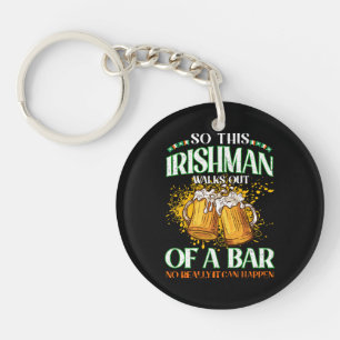 Porte-clés Irlandais buvant de la bière à la Saint-Patrick