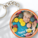 Porte-clés Joyeux Anniversaire Moderne Simple Photo<br><div class="desc">Ce design simple et moderne est composé de typographie serif et d'ajouter une photo personnalisée.</div>