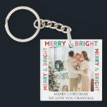Porte-clés Joyeux moderne et brillant simple couleur une phot<br><div class="desc">Texte et photo personnalisables,  Design moderne simple à une photo avec typographie colorée "Joyeux et lumineux" dans les couleurs rose,  vert et rouge.</div>