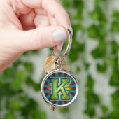 Porte-clés "K" initial coloré (main)