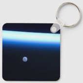 Porte-clés La fine ligne de l'atmosphère terrestre et une lun (Dos)